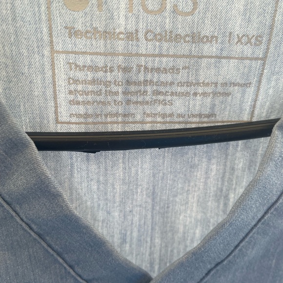 Figs nursing scrubs, technical collection. Top is XXS, bottoms are XS. - Picture 3 of 4